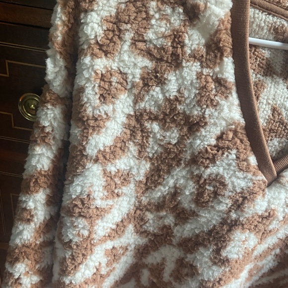 PINK Victoria's Secret Oversized Sherpa Hoodie - Picture 7 of 11